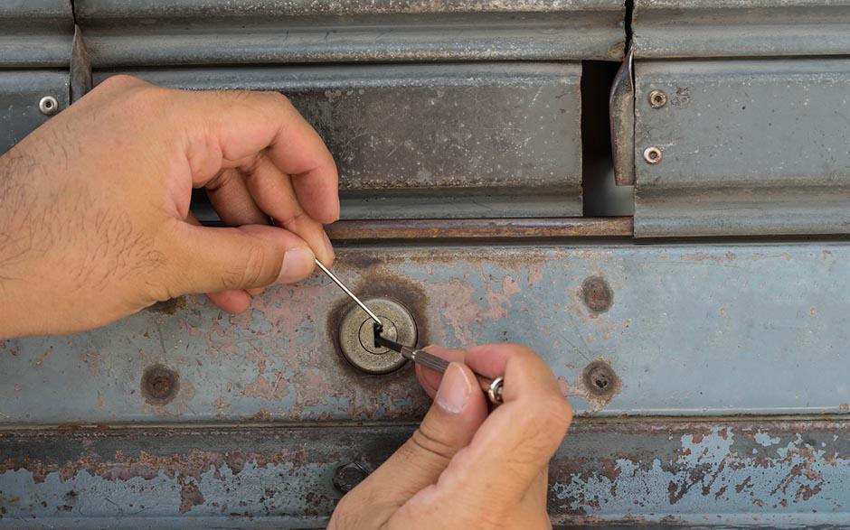 travaux à nos artisans serrurier prix Saint-Remy-en-l'Eau